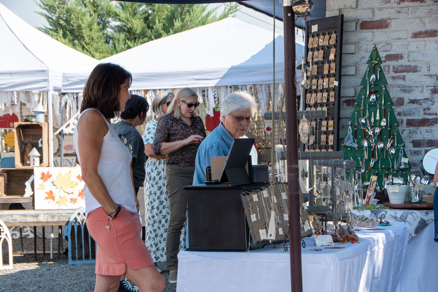 French Vanilla Market hosts Bloomerang
